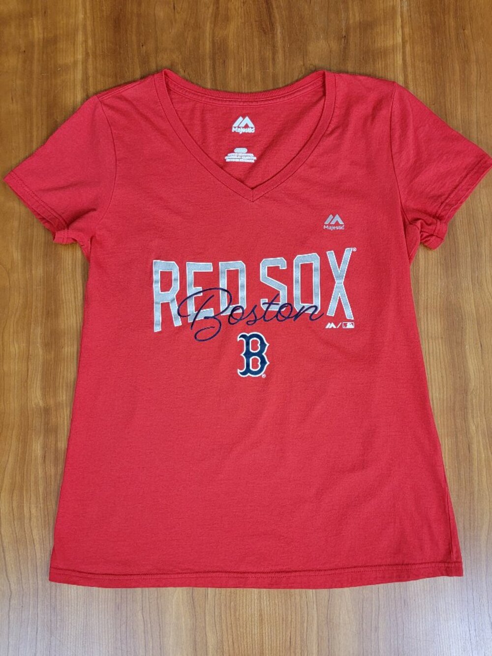 MLB Majestic Women's Red Boston Red Sox Baseball Short Sleeve V-Neck Tee - S